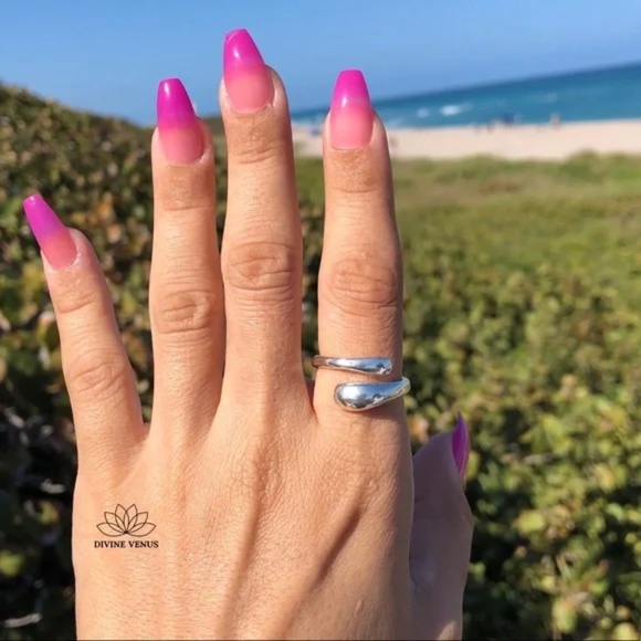 Classic Ring - Picture 8 of 11